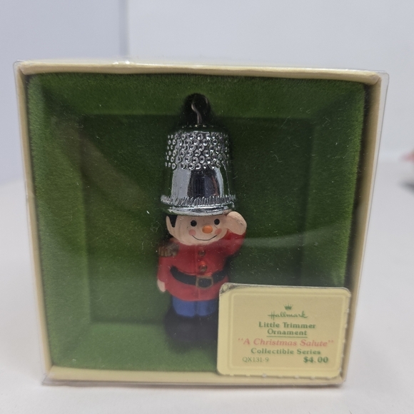 Hallmark 1979 Ornament "A Christmas Salute" Tree Trimmer Holiday Collection - Picture 2 of 10